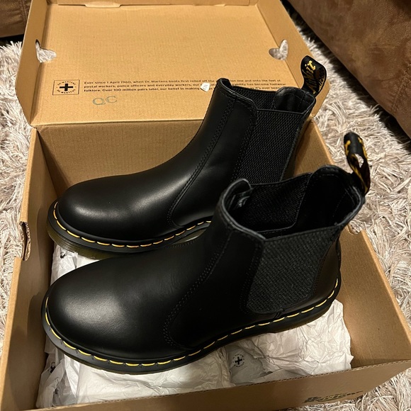 Dr. Martens Shoes - Dr Martens black leather chelsea boots